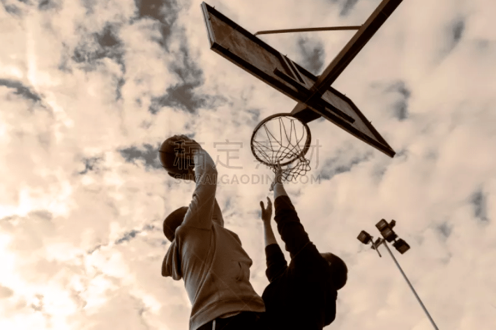 阿隆索：裁判的判罚让我非常生气，感觉像故意针对皇马